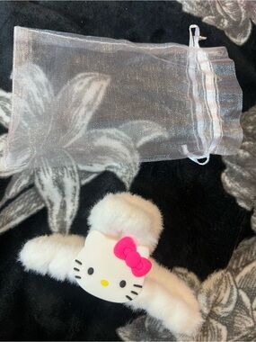 Sanrio Hello Kitty White Fuzzy Hair Clip with Hot Pink Bow